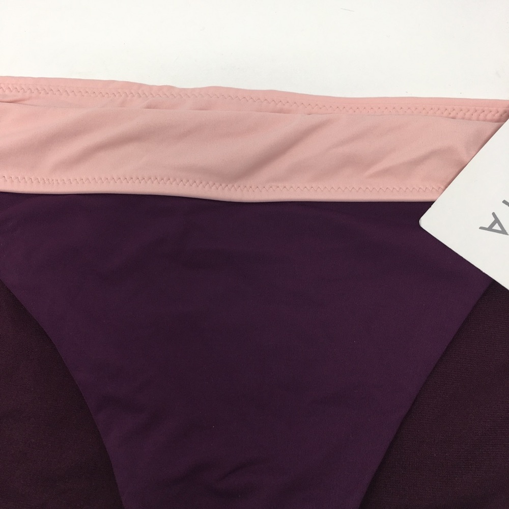 Athleta Mod Block Medium Rise Bottom - Picture 3 of 5